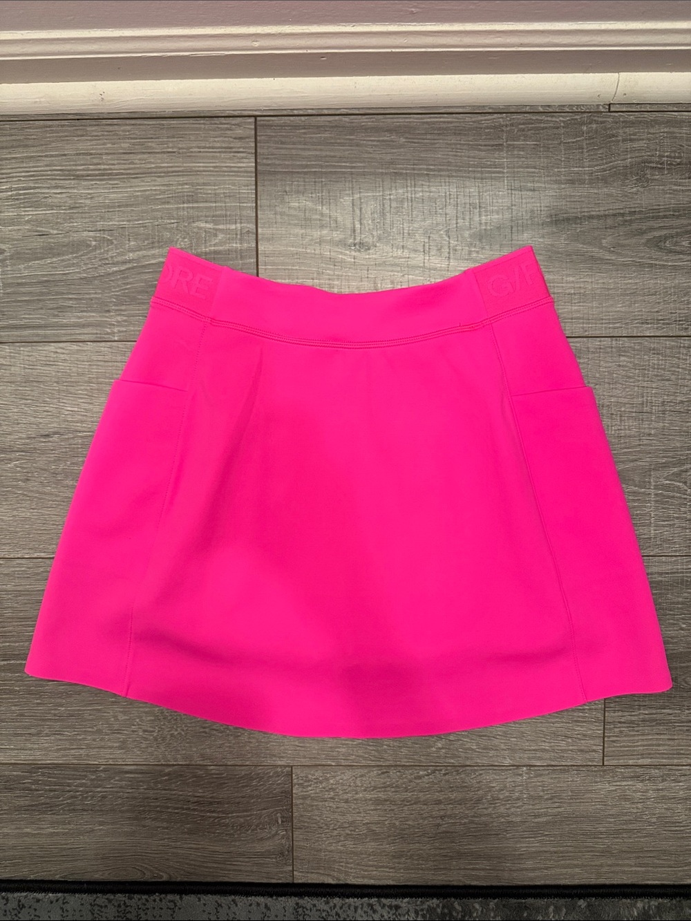 G/FORE Vibrant Hot Pink Mini Skirt 16”